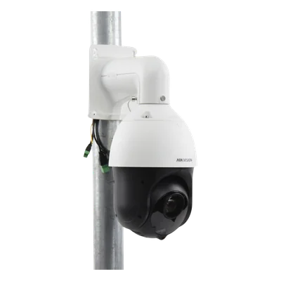 Cámara PTZ IP / 4 Megapixel / Zoom Óptico 25x / IR 200 m (656.2 ft) / Audio y Luz Estroboscópica / IP66 / IK10 / Hi-PoE — vista 3